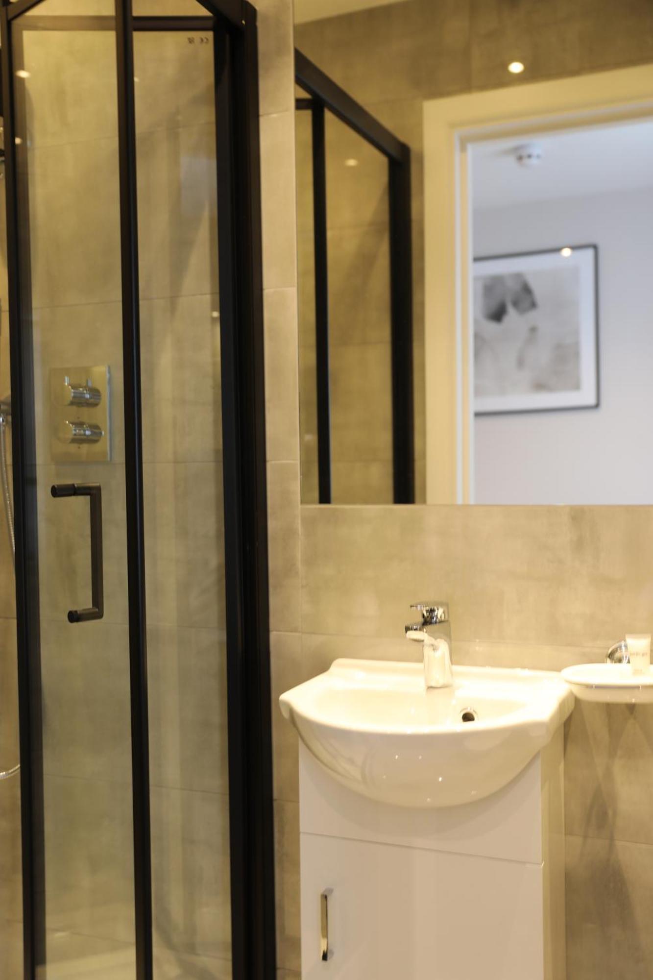 Reem Hotel London Ngoại thất bức ảnh